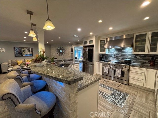 17010 Via Los Caballeros, Riverside, CA 92504