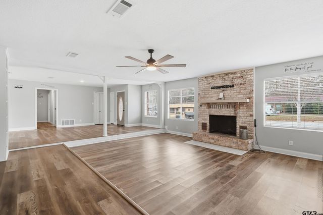 128 Laura Dr., Mineola, TX 75773