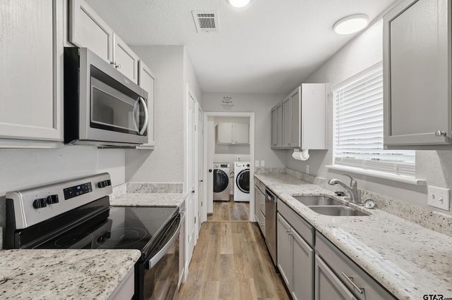 128 Laura Dr., Mineola, TX 75773