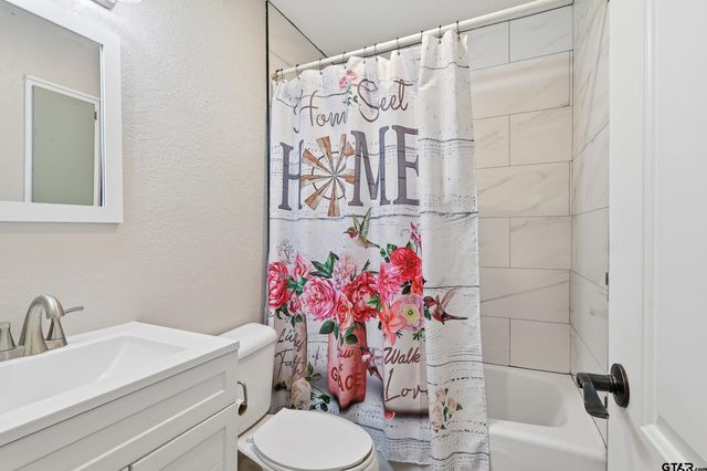 128 Laura Dr., Mineola, TX 75773