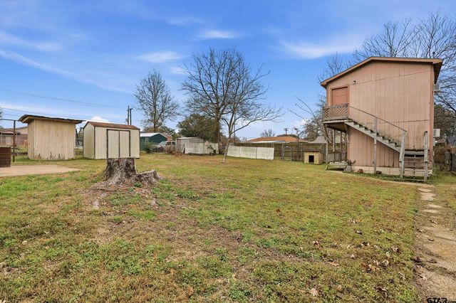 128 Laura Dr., Mineola, TX 75773