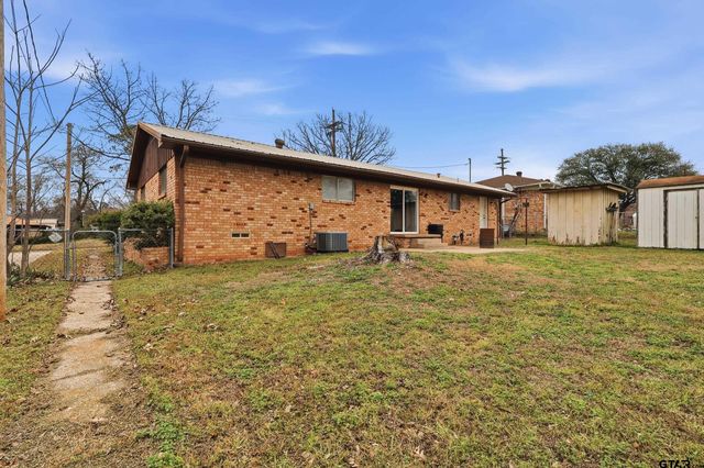 128 Laura Dr., Mineola, TX 75773