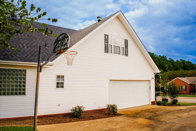 108 Day Drive, Monticello, AR 71655