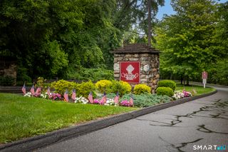 2 Brittania Drive 2, Danbury, CT 06811