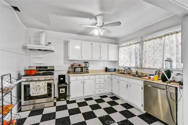 833 S Lemon Street, Anaheim, CA 92805