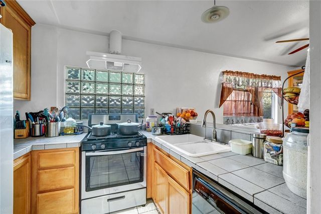 833 S Lemon Street, Anaheim, CA 92805