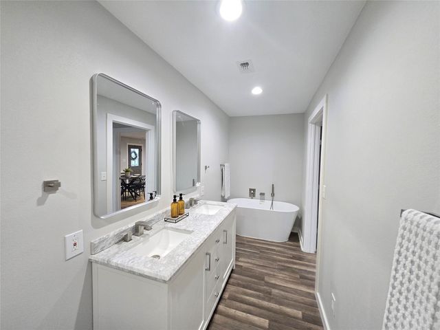 507 W 1st ST, Flatonia, TX 78941