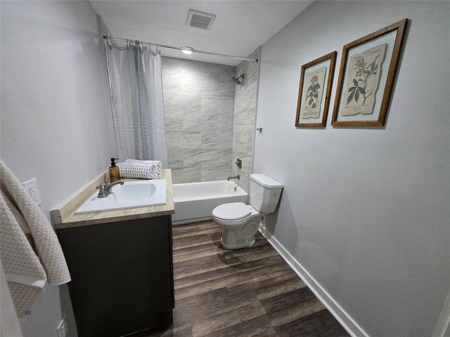 507 W 1st ST, Flatonia, TX 78941