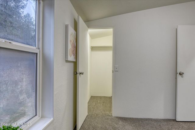 16682 N Radian Rd, Rathdrum, ID 83858