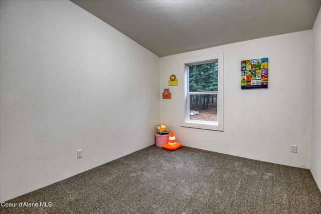 16682 N Radian Rd, Rathdrum, ID 83858