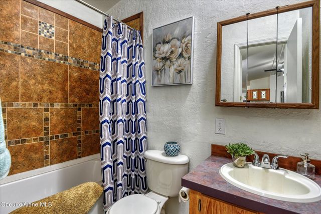 16682 N Radian Rd, Rathdrum, ID 83858