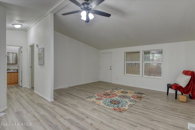 16682 N Radian Rd, Rathdrum, ID 83858