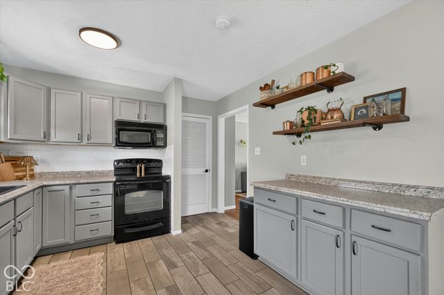 5754 Pemberly Drive, Indianapolis, IN 46221