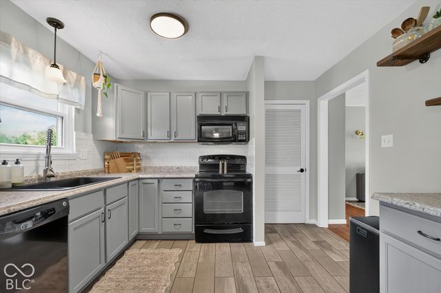 5754 Pemberly Drive, Indianapolis, IN 46221