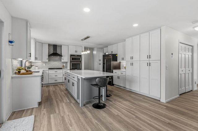 4180 Columbine Court, Vadnais Heights, MN 55127