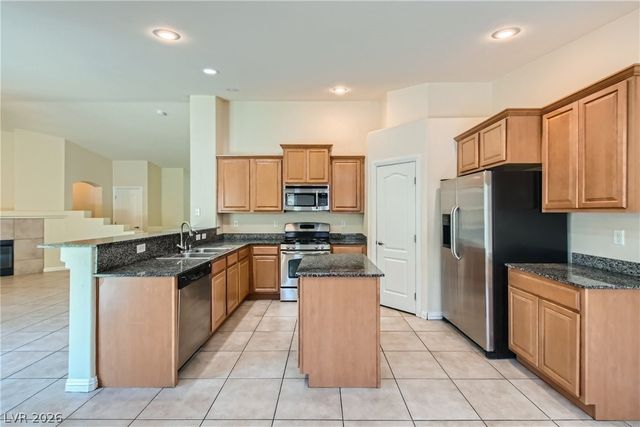 7141 Longhorn Cattle Street, North Las Vegas, NV 89084