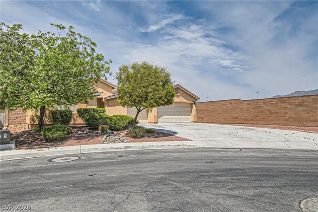 7141 Longhorn Cattle Street, North Las Vegas, NV 89084