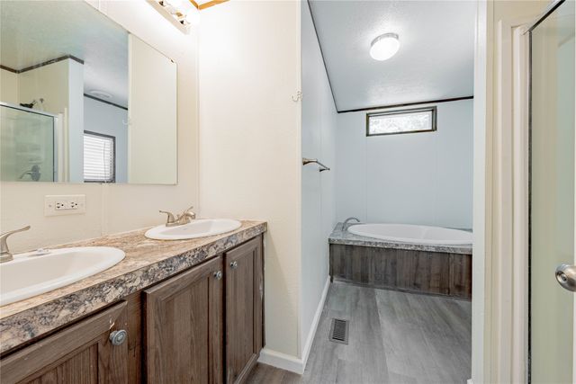 153 Tres Lagos Boulevard, Gun Barrel City, TX 75156