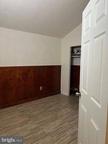 2542 N FRONT ST, Philadelphia, PA 19133