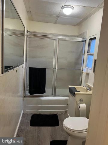 2542 N FRONT ST, Philadelphia, PA 19133