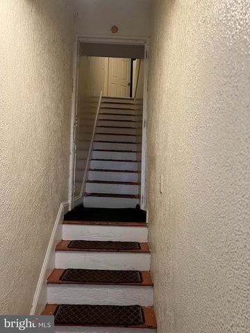 2542 N FRONT ST, Philadelphia, PA 19133