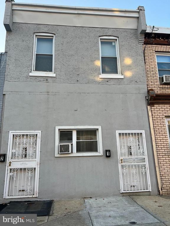 2542 N FRONT ST, Philadelphia, PA 19133