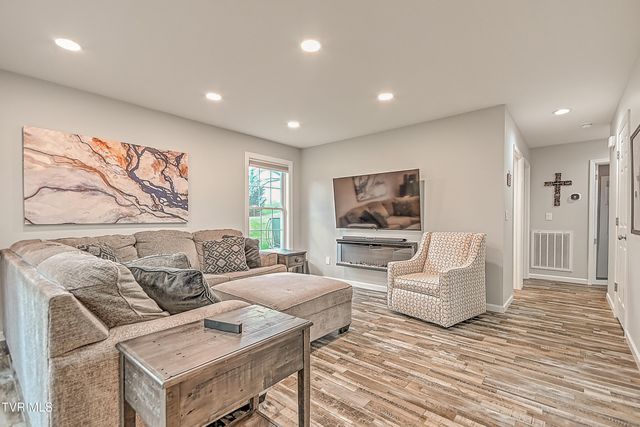 1735 Southside Road, Elizabethton, TN 37643