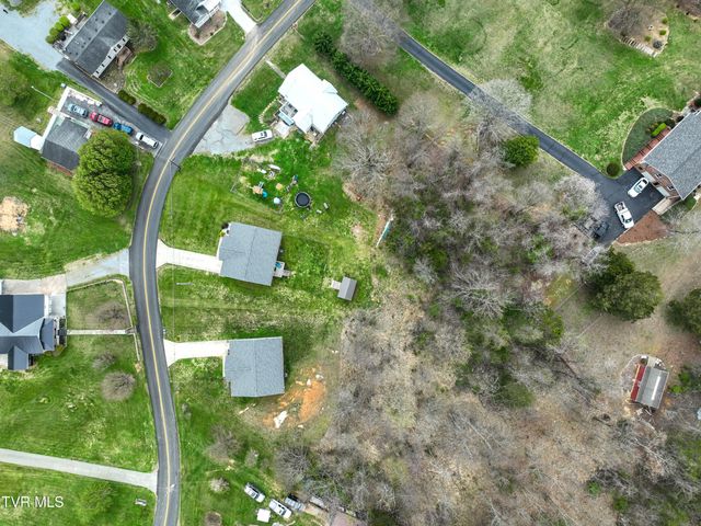 1735 Southside Road, Elizabethton, TN 37643