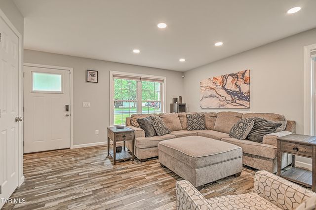 1735 Southside Road, Elizabethton, TN 37643