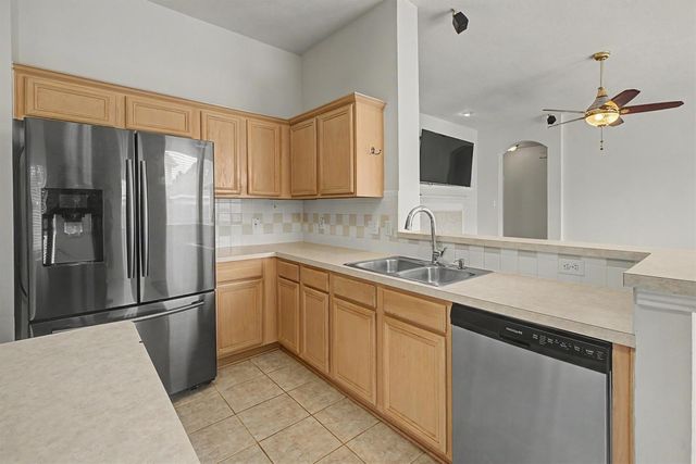 10943 Spruce Drive N, La Porte, TX 77571