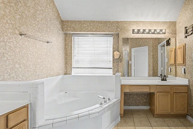 10943 Spruce Drive N, La Porte, TX 77571