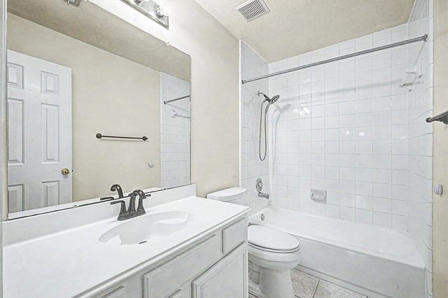 10943 Spruce Drive N, La Porte, TX 77571