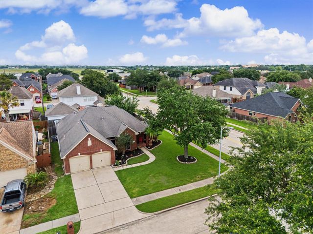 10943 Spruce Drive N, La Porte, TX 77571