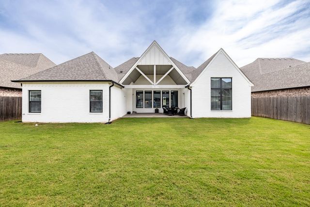 12202 S Granite Avenue E, Bixby, OK 74008