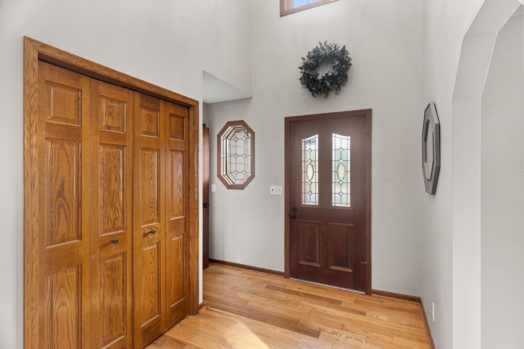 202 Robert Street, Mahtomedi, MN 55115 — photo 2
