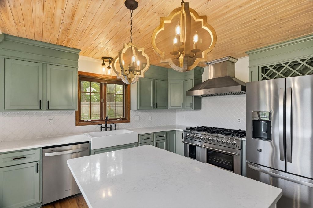 202 Robert Street, Mahtomedi, MN 55115 — photo 4
