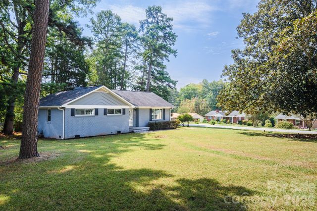 6414 Elmwood Circle, Charlotte, NC 28214