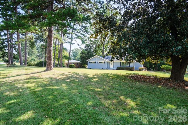 6414 Elmwood Circle, Charlotte, NC 28214