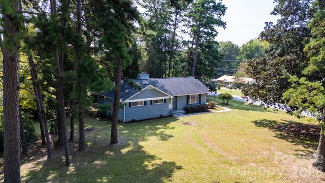 6414 Elmwood Circle, Charlotte, NC 28214
