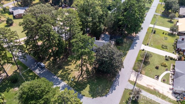 6414 Elmwood Circle, Charlotte, NC 28214