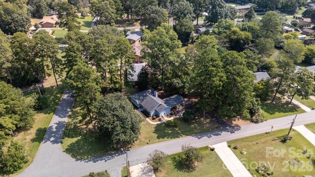 6414 Elmwood Circle, Charlotte, NC 28214