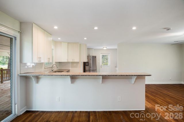 6414 Elmwood Circle, Charlotte, NC 28214