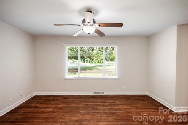 6414 Elmwood Circle, Charlotte, NC 28214