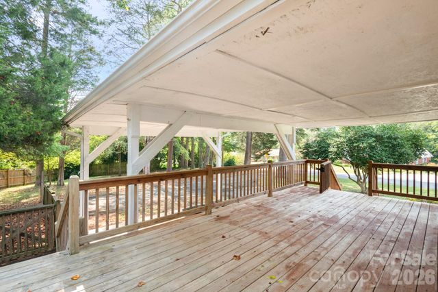 6414 Elmwood Circle, Charlotte, NC 28214