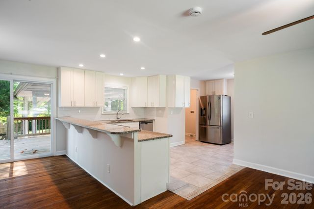 6414 Elmwood Circle, Charlotte, NC 28214