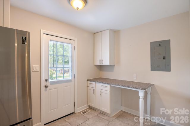 6414 Elmwood Circle, Charlotte, NC 28214