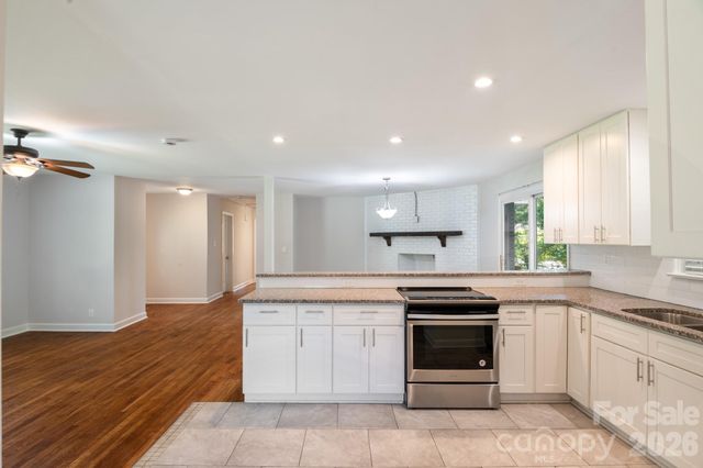 6414 Elmwood Circle, Charlotte, NC 28214