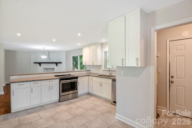 6414 Elmwood Circle, Charlotte, NC 28214