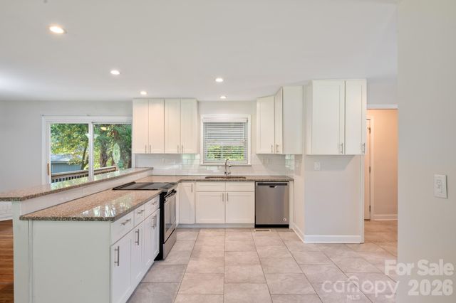 6414 Elmwood Circle, Charlotte, NC 28214