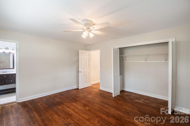 6414 Elmwood Circle, Charlotte, NC 28214